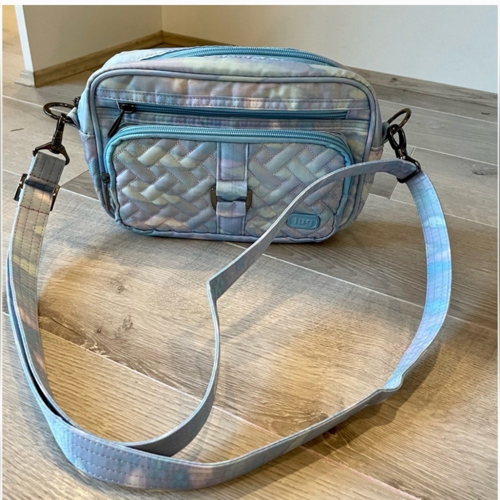 ☆☆☆24HR SALE...Like New Lug Carousel in Mystic Seaglass